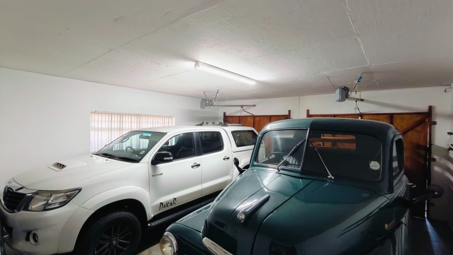 7 Bedroom Property for Sale in Bayview Western Cape